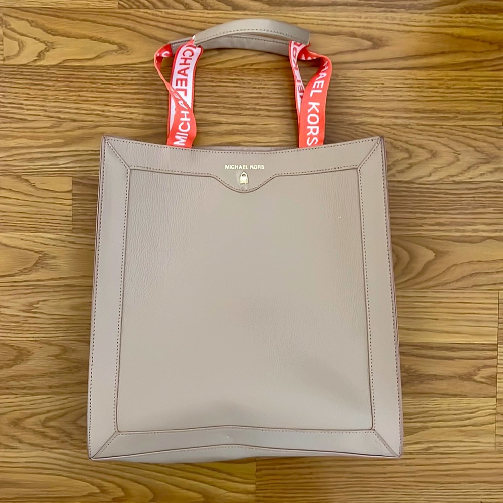 Michael Kors beige tote bag